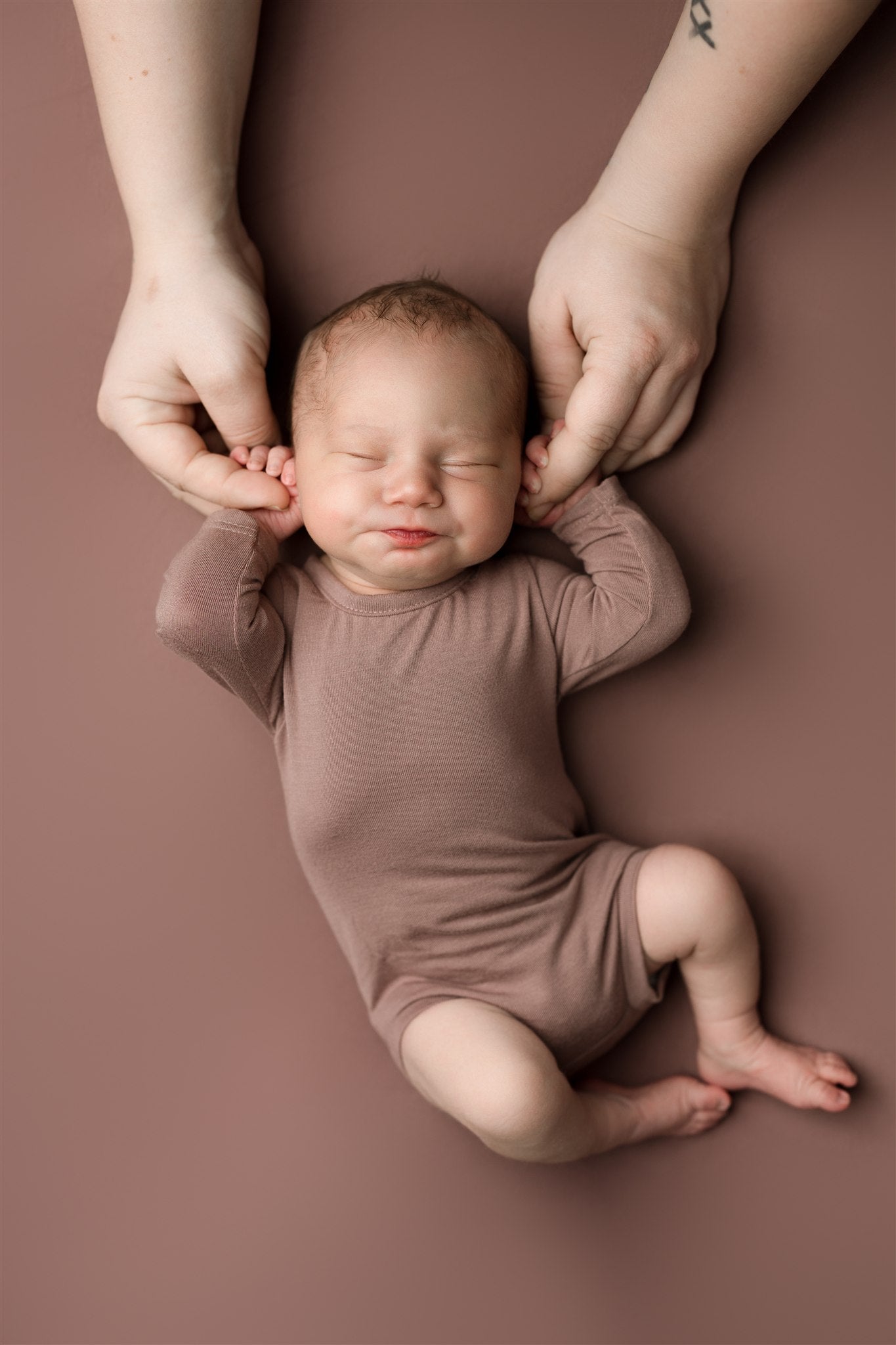 DUSTY LILAC backdrop, wrap, outfit, hat